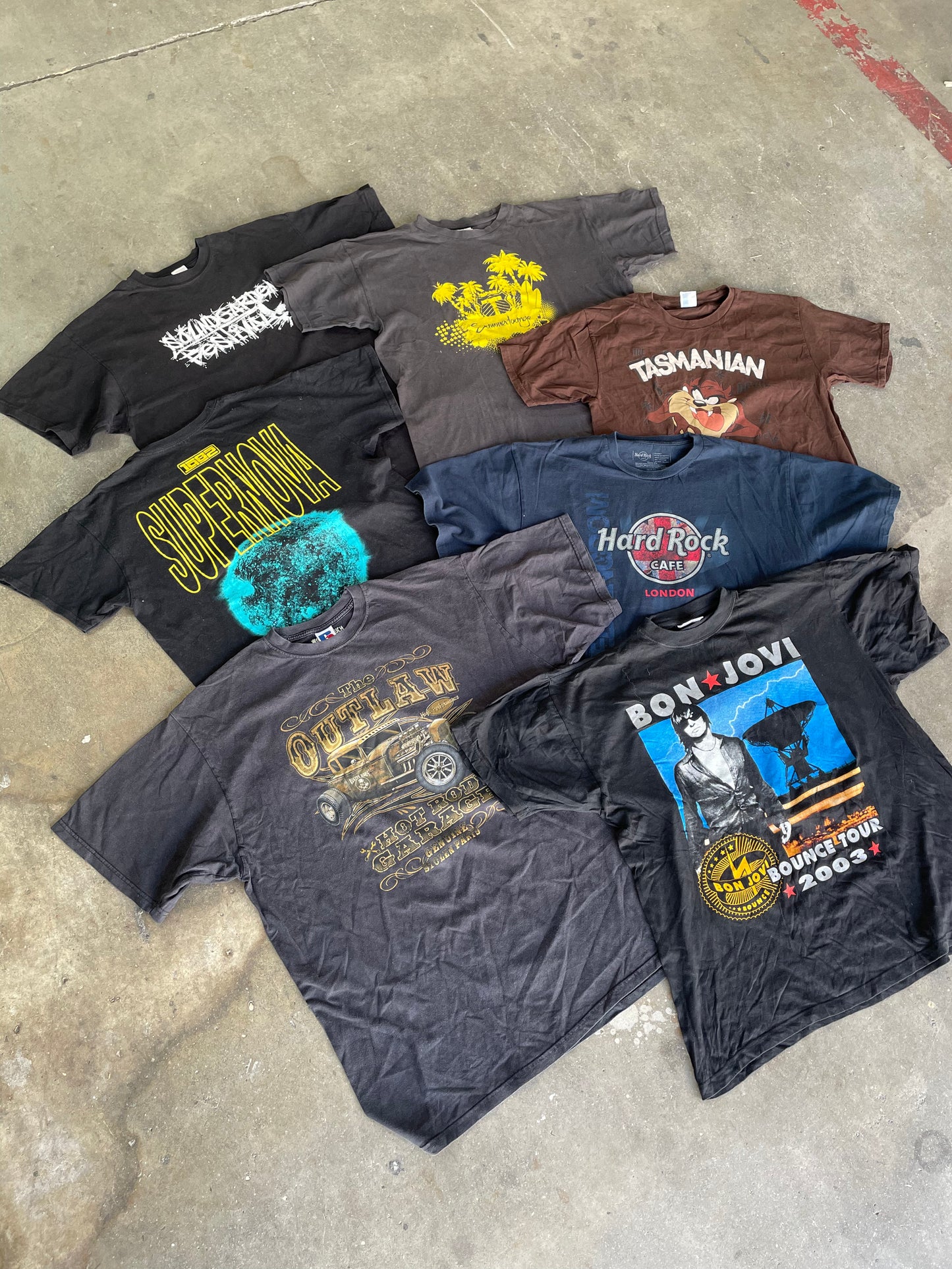 CAMISETAS GRÁFICAS VINTAGE