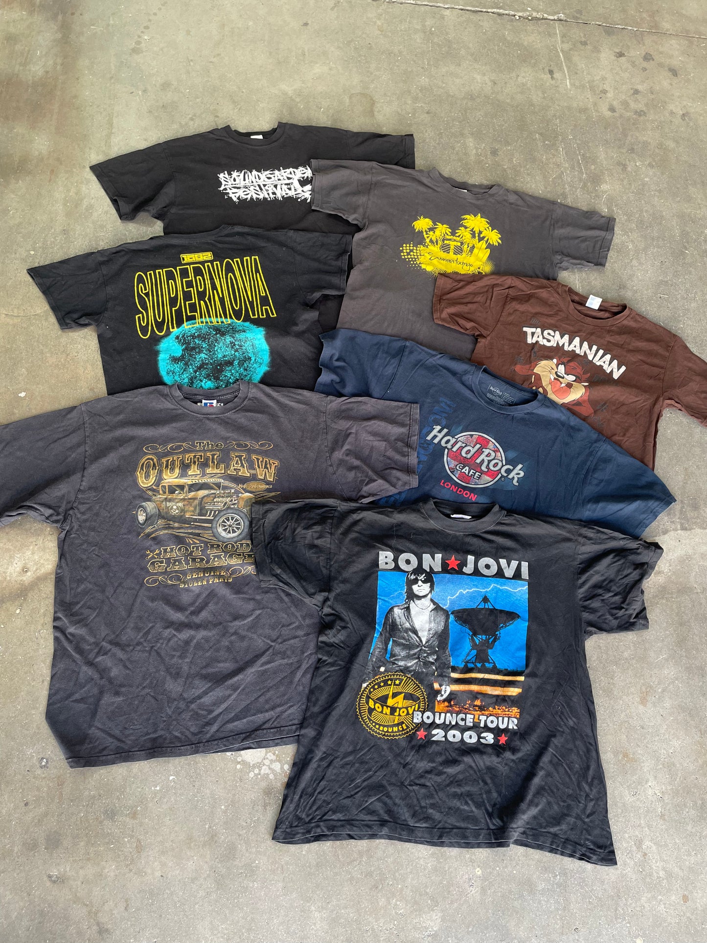 CAMISETAS GRÁFICAS VINTAGE