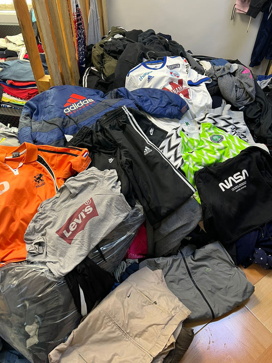 PACK DE ROPA DE MARCA EN LIQUIDACIÓN GRADO B