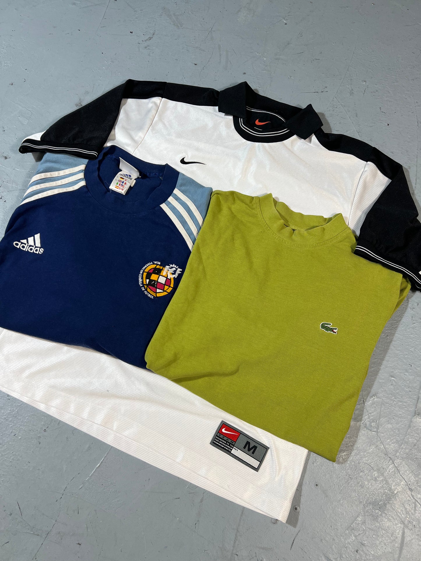 LAS MEJORES CAMISETAS DE MARCA PREMIUM AL MEJOR PRECIO DEL MERCADO