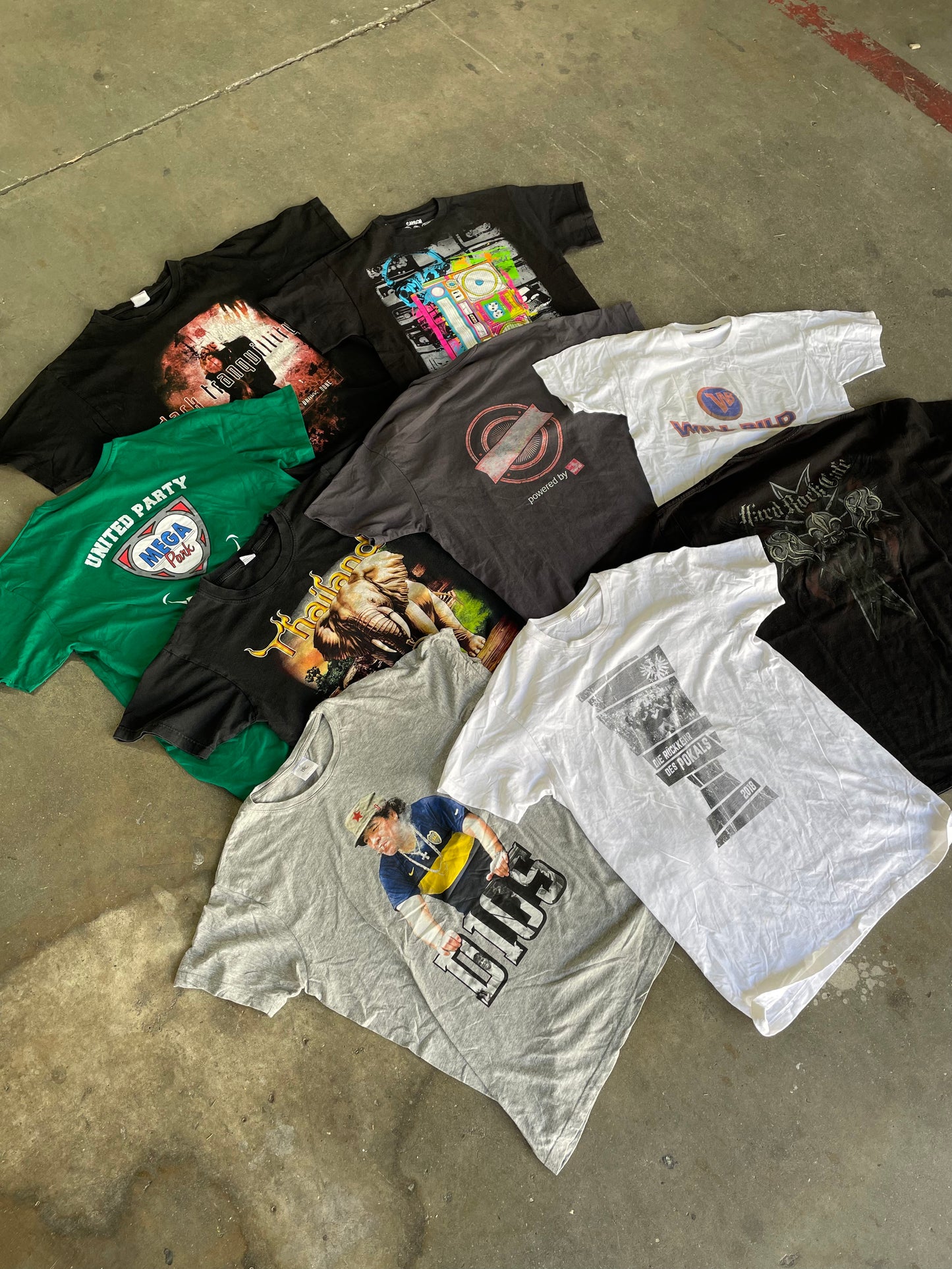 CAMISETAS GRÁFICAS VINTAGE