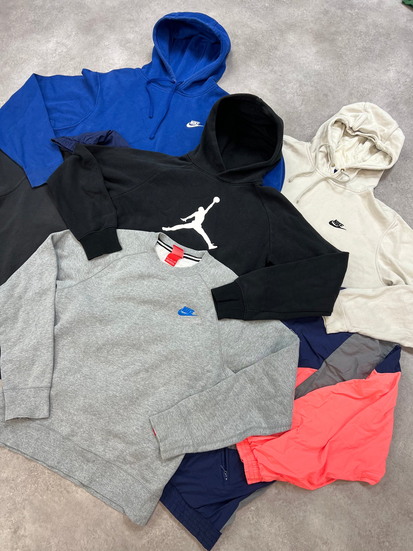 NIKE PREMIUM SWEATSHIRTS AND JACKETS